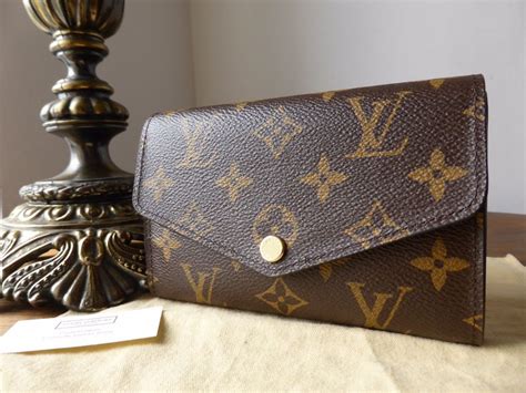 louis vuitton medium wallet